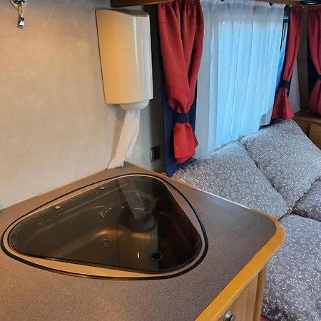 Prosper Caravan Tromso-free Parking I Have Also Same Place, 4 People * 트롬쇠