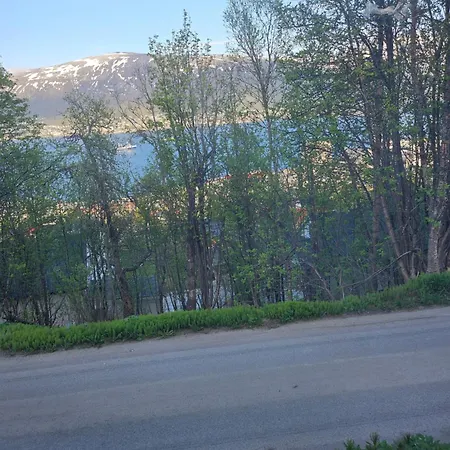 Prosper Caravan Tromso-free Parking I Have Also Same Place, 4 People 特罗姆瑟