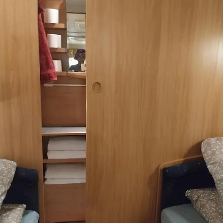 Prosper Caravan Tromso-free Parking I Have Also Same Place, 4 People 特罗姆瑟